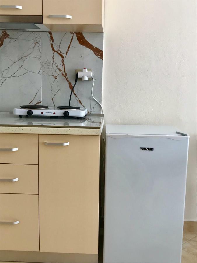 Eva's Apartment Golem (Tirana)